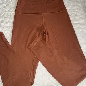 Lululemon Align High-Rise Cropped Joggers.